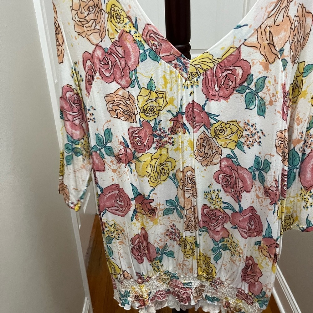 American Rag top
1xl
looks great over a tank - Picture 4 of 4